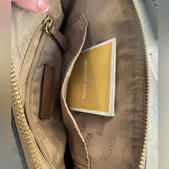 Michael Kors Crossbody - Picture 4 of 4